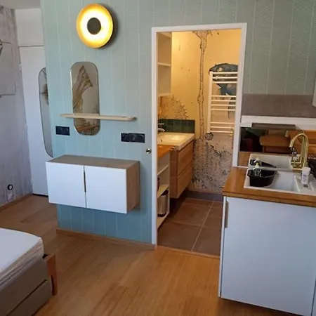 Appartement, Place Morny. *