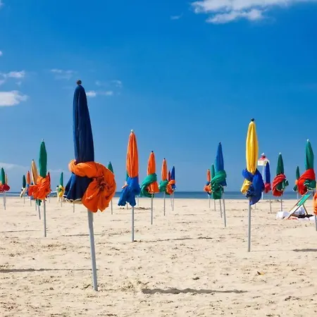 Appartement, Place Morny. アパート ドーヴィル