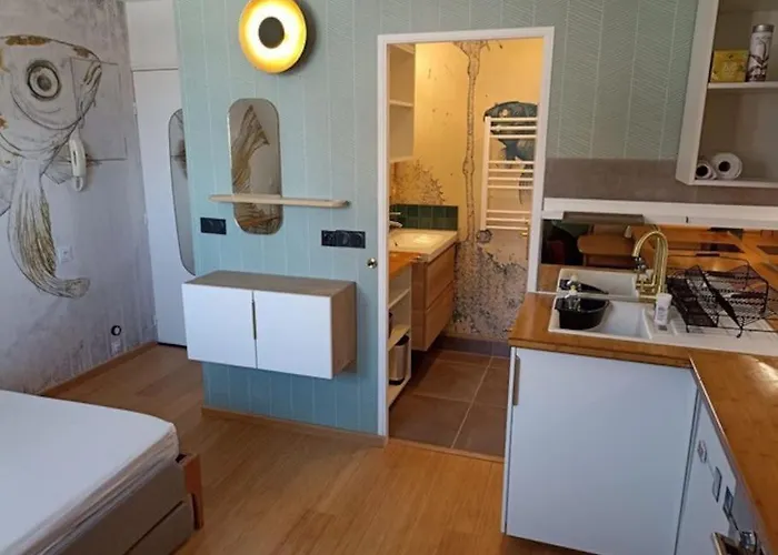 Appartement, Place Morny. *