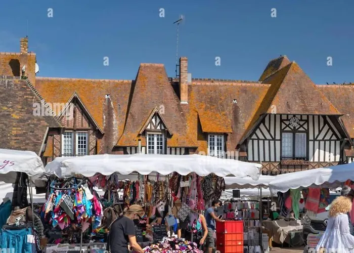 Appartement, Place Morny. דוביל